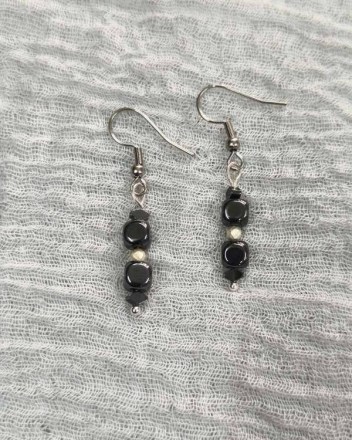 4  β  σκουλαρικια αιματιτες (1)